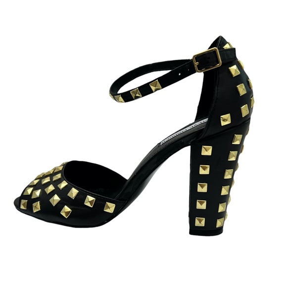 STEVE MADDEN "HUNNIE" BLACK ANKLE STRAP OPEN TOE HEELS WITH GOLD STUDS - Picture 13 of 16